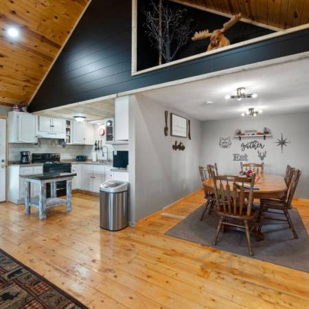 Twisted Pines Hideaway